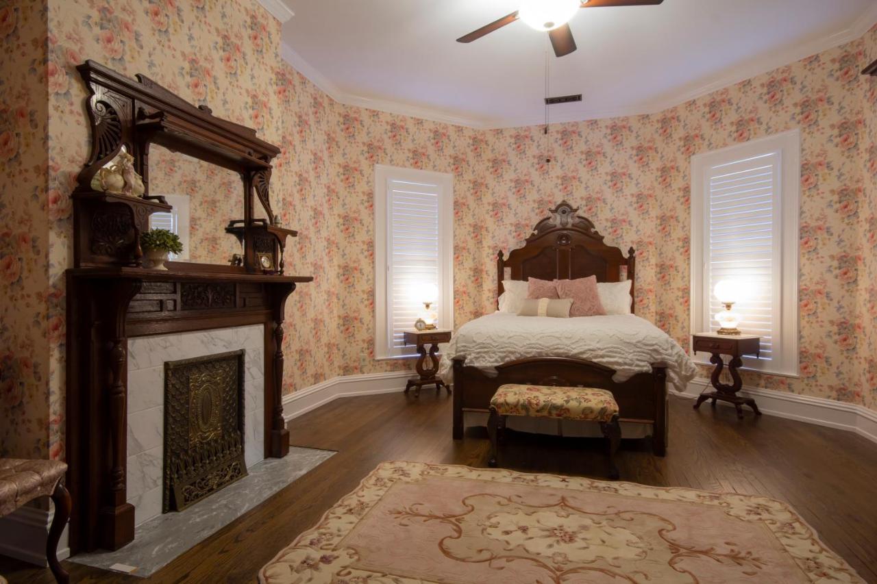 Belle Louise Historic Bed & Breakfast พาดูคาห์ ภายนอก รูปภาพ