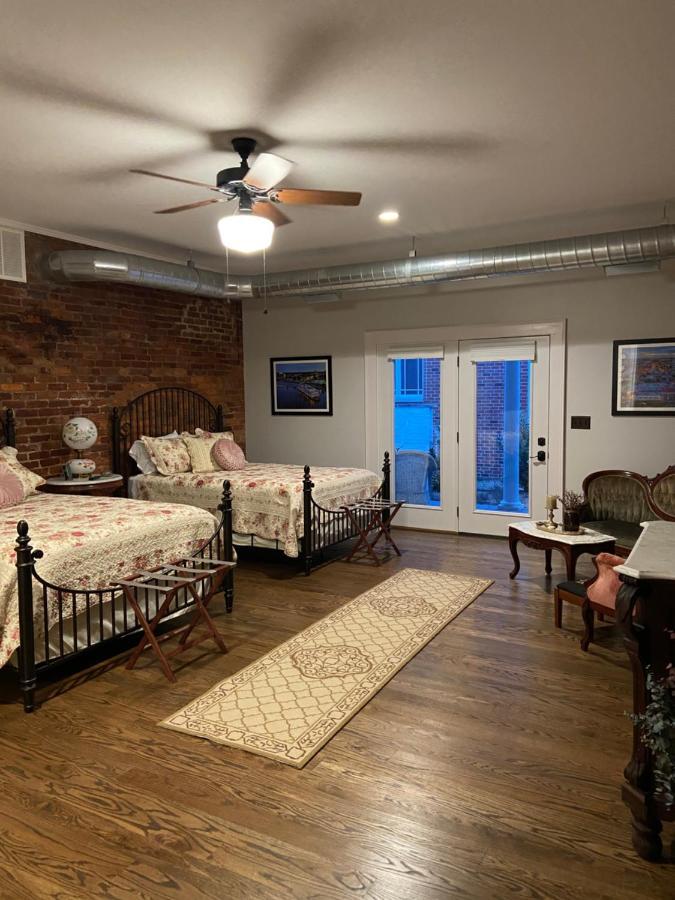 Belle Louise Historic Bed & Breakfast พาดูคาห์ ภายนอก รูปภาพ