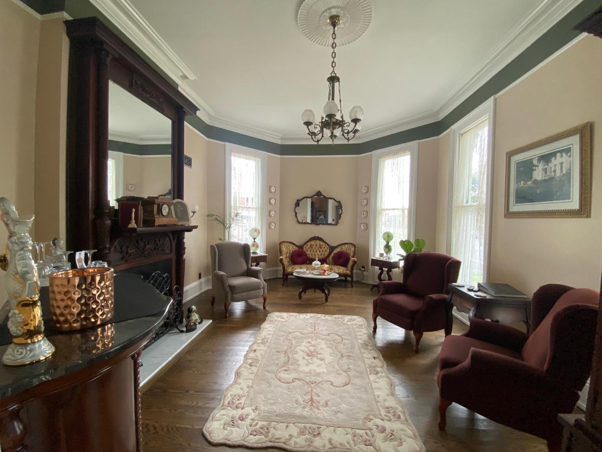 Belle Louise Historic Bed & Breakfast พาดูคาห์ ภายนอก รูปภาพ